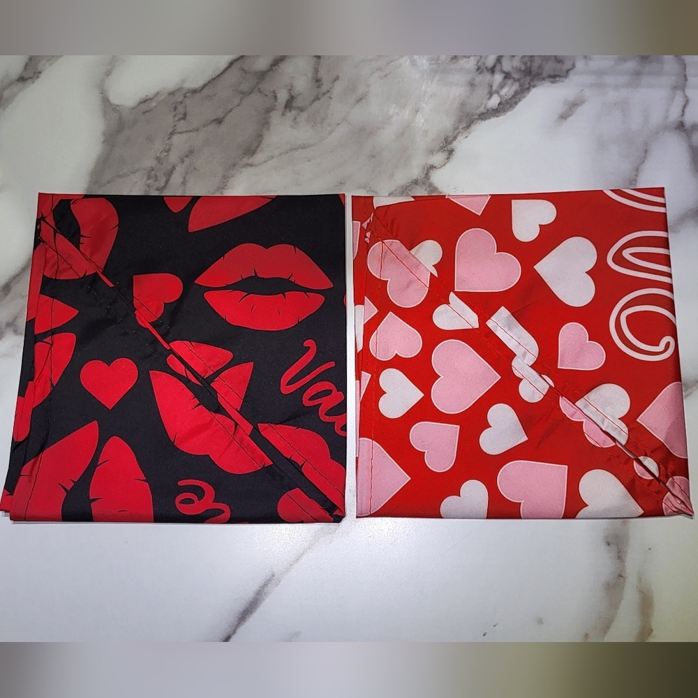 Peutier NWOT 2pc Red & Black Valentine's Day Themed Dog Bandana Set- One Size - Picture 4 of 4